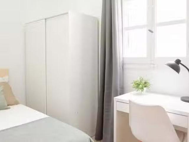 ¡En alquiler! Habitación en Avinguda del Regne de València