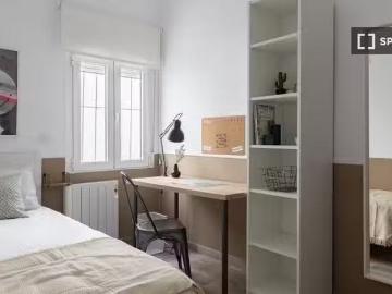 Único Habitación en alquiler en apartamento de 3 dormitorios e.