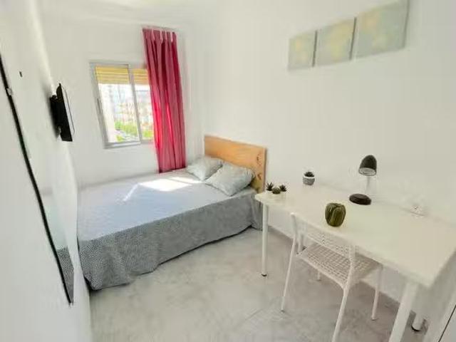 ¡Recién llegado! Habitación en Barriada la Palmilla, La Palmil.