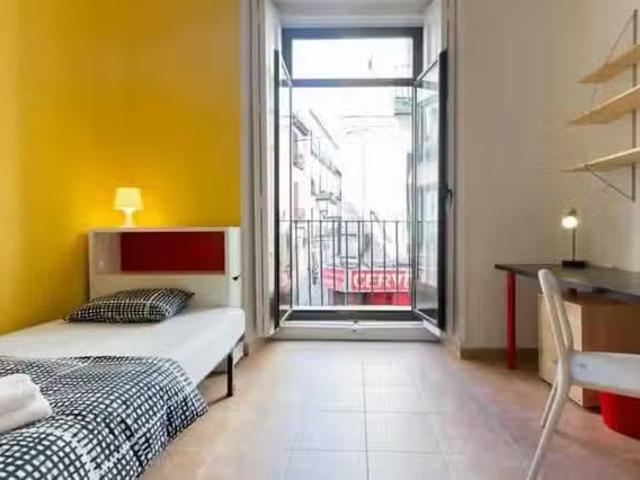 ¡Oferta! Habitación en Calle Mesón de Paredes, Embajadores