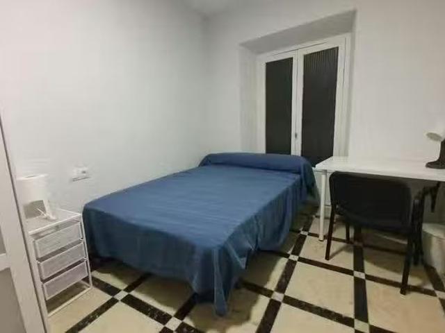 ¡Recién llegado! Habitación en Calle Natalio Rivas, Centro Sag.