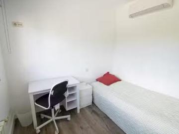 Barato Habitación en Calle Burgos, La Cabaña