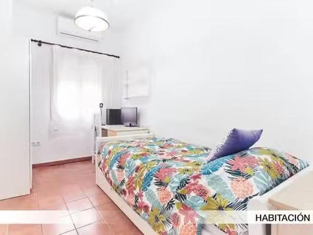 Único Habitación en Calle Bami, Tabladilla La Estrella