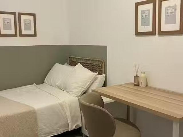 Encantador Habitación en Calle de Menorca, Retiro