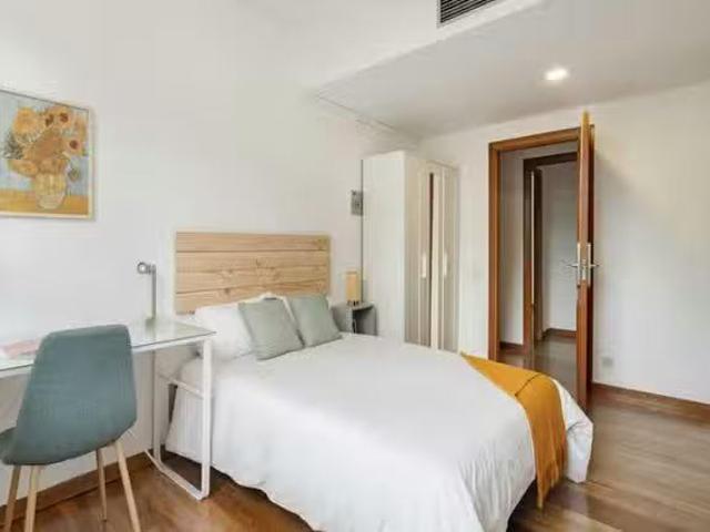 Encantador Habitación en Calle de Mesena, Ciudad Lineal