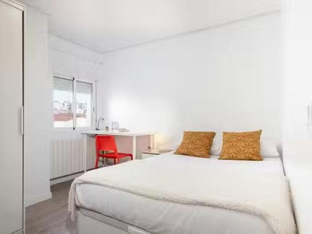 Bonito Habitación en Calle de Ofelia Nieto, Berruguete