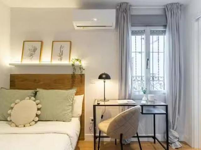 ¡En alquiler! Habitación en Calle de Alejandro Sánchez, Opañel