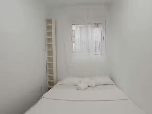 Bonito Habitación en Calle de Antonio Zamora
