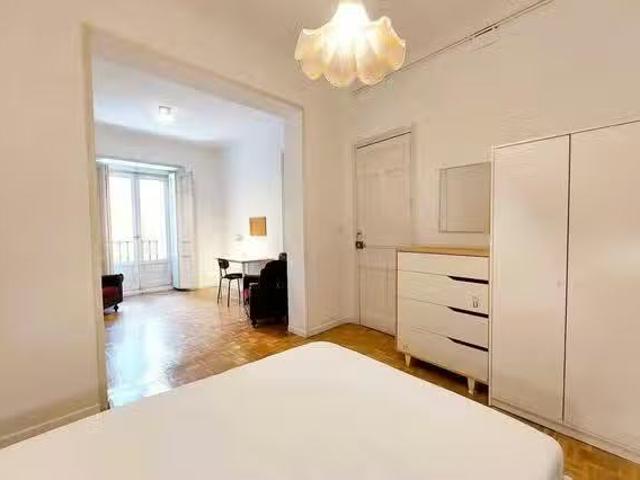 ¡En alquiler! Habitación en Calle de Bailén, Centro