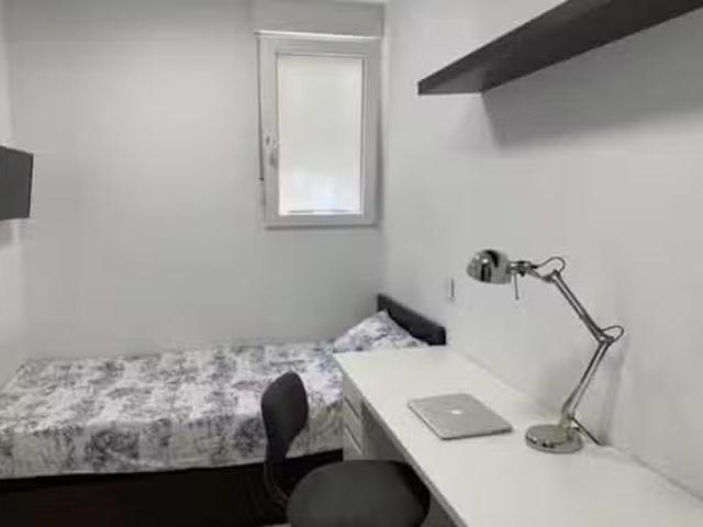 ¡Recién llegado! Habitación en Calle de Benito Gutiérrez, Argü.