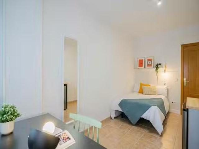 Encantador Habitación en Calle de Bravo Murillo, Cuatro Caminos