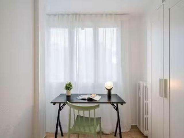 Bonito Habitación en Calle de Bravo Murillo, Valdeacederas