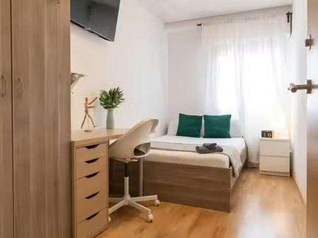 Barato Habitación en Calle de Calatrava, Palacio
