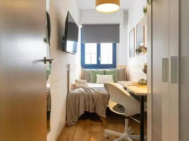 Encantador Habitación en Calle de Calatrava, Palacio