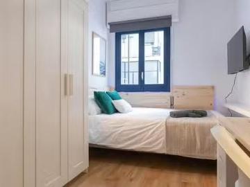 Bonito Habitación en Calle de Calatrava, Palacio