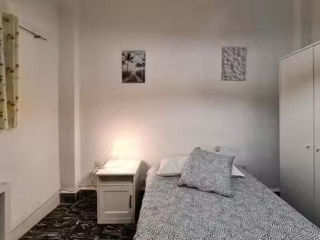 ¡En alquiler! Habitación en Calle de Castellón
