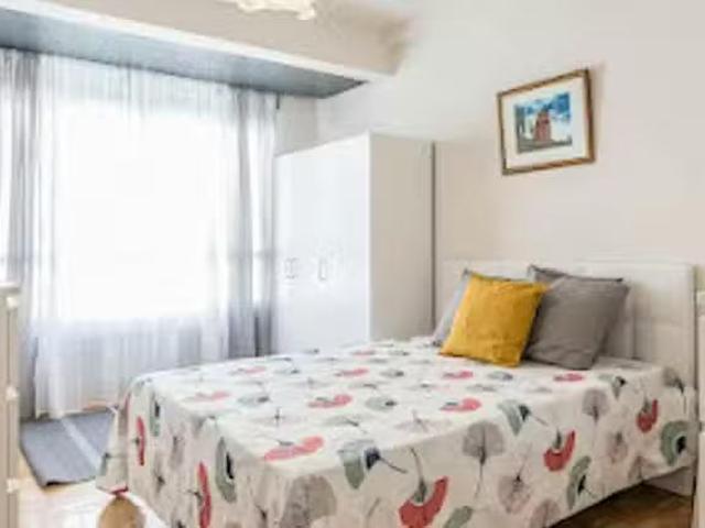 Acogedor Habitación en Calle de Edgar Neville, Cuatro Caminos