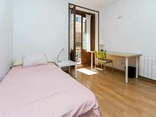 ¡Recién llegado! Habitación en Calle de Embajadores, Embajadores
