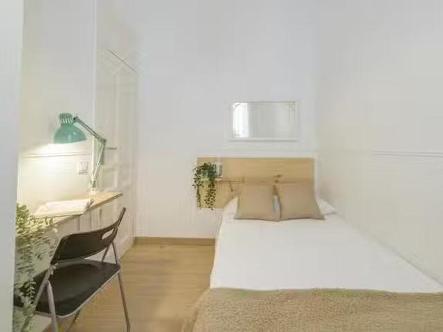 Bonito Habitación en Calle de Francisca Moreno, Goya