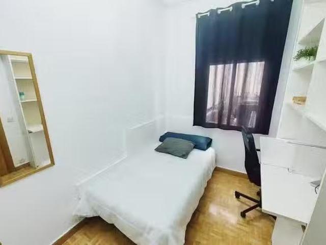 Acogedor Habitación en Calle de Isaac Peral, Gaztambide