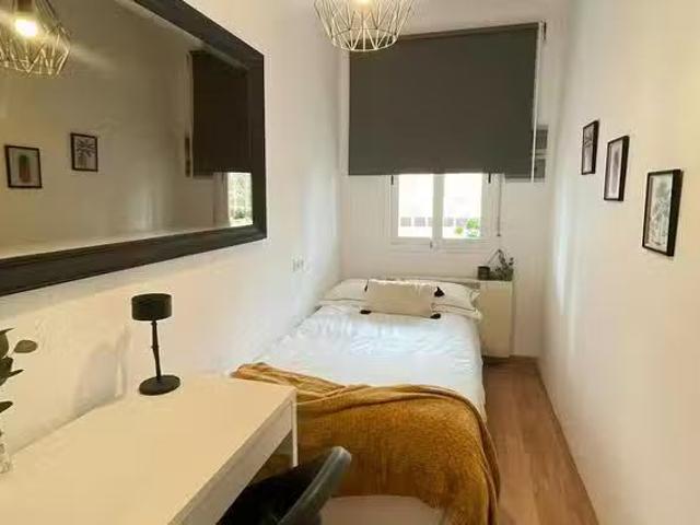 ¡Recién llegado! Habitación en Calle de Pablo Luna, Castilla