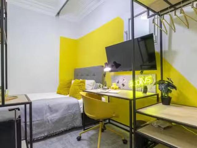 Encantador Habitación en Calle de Santa Cruz de Marcenado, Cen.