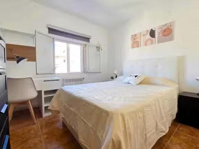 Único Habitación en Calle de Vélez Málaga