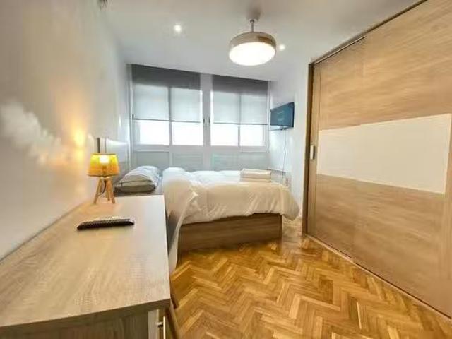 ¡En alquiler! Habitación en Calle de Villajoyosa, Villaverde