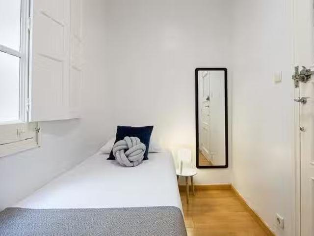 Encantador Habitación en Calle del Duque de Sesto