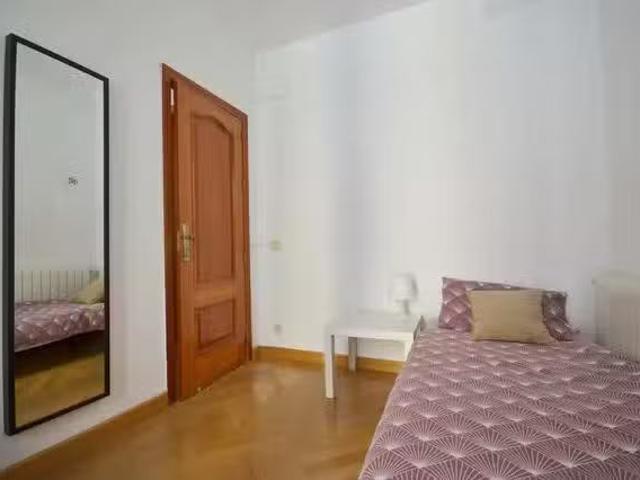 ¡Recién llegado! Habitación en Calle del Mesón de Paredes