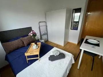Único Habitación en Calle del Pintor Lucio Muñoz, Hortaleza