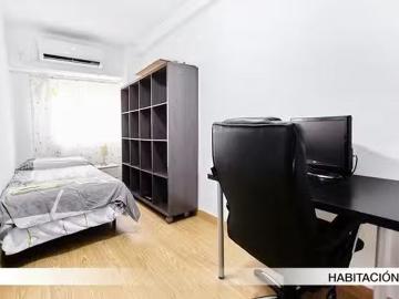 Único Habitación en Calle Tarfía, Sector Sur