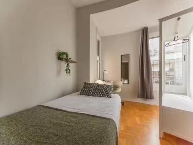 Único Habitación en Carrer Comte d'Altea, Gran Via