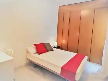 Bonito Habitación en Carrer de Caballero