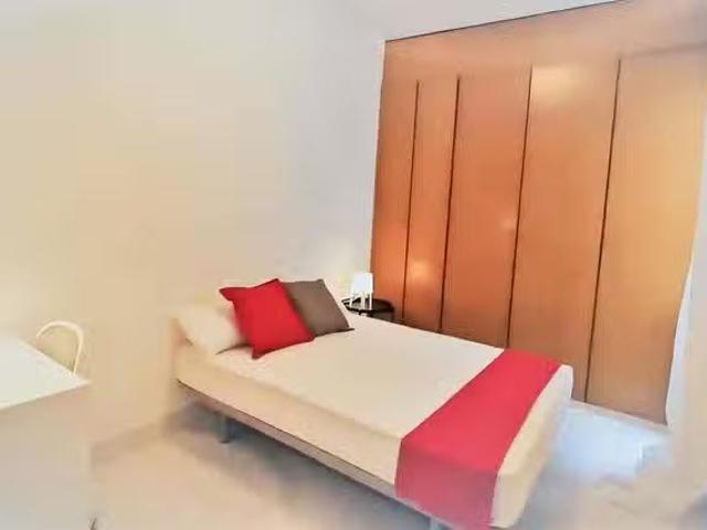 Bonito Habitación en Carrer de Caballero