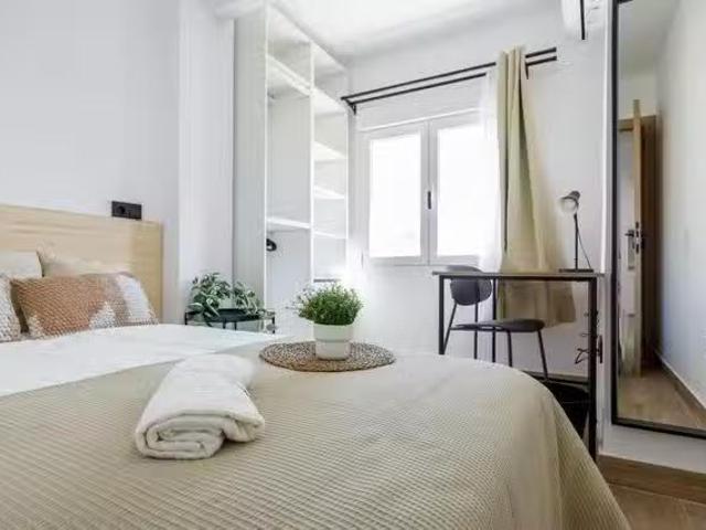 Bonito Habitación en Carrer de l'Arquitecte Arnau, Benimaclet