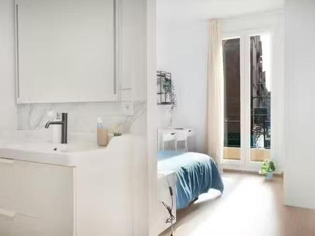 ¡Recién llegado! Habitación en Carrer de les Germanies