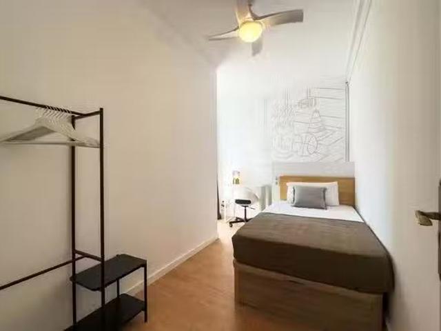 Encantador Habitación en Carrer de les Jonqueres