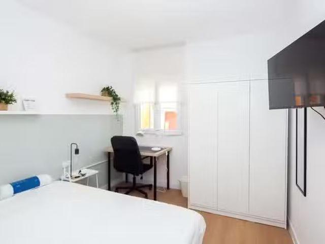 ¡Oferta! Habitación en Carrer de l'Orient