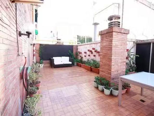 ¡Recién llegado! Habitación en Carrer de Sant Fructuós, Font d.