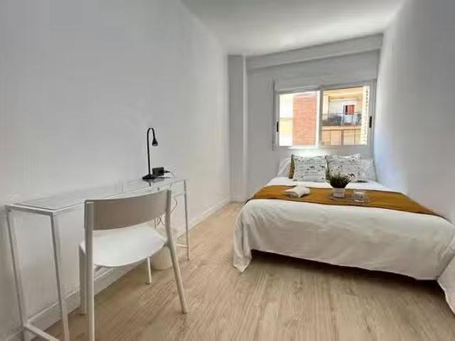 ¡Recién llegado! Habitación en Carrer del Reverend José Maria.