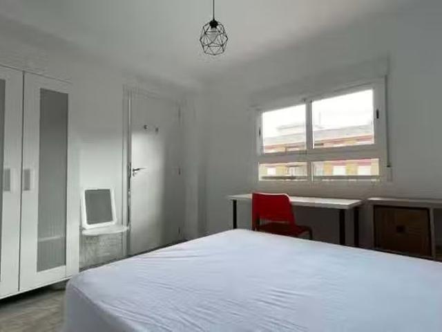 Encantador Habitación en Carrer dels Sants Just i Pastor