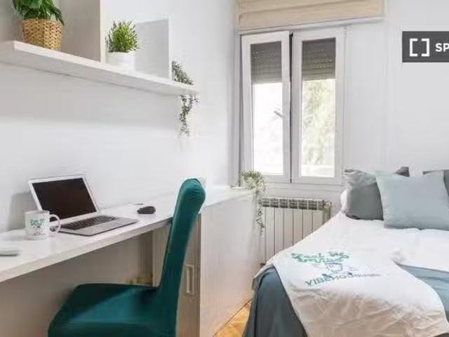 Único Habitación en piso compartido, Valdezarza, Madrid