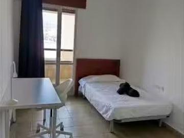 ¡Oferta! Habitación en piso compartido de 6 habitaciones en al.