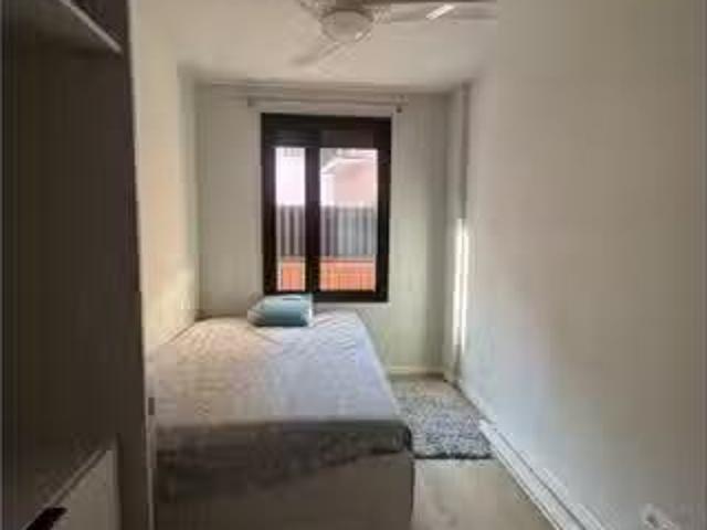 Encantador Habitación en piso compartido de 3 habitaciones en.