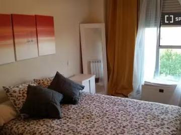 Plaza de los Tilos, Aeropuerto Madrid-Getafe, Getafe