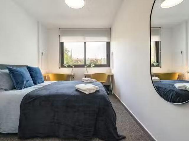 ¡Recién llegado! Habitación en Plaça Creu de Coll Fava