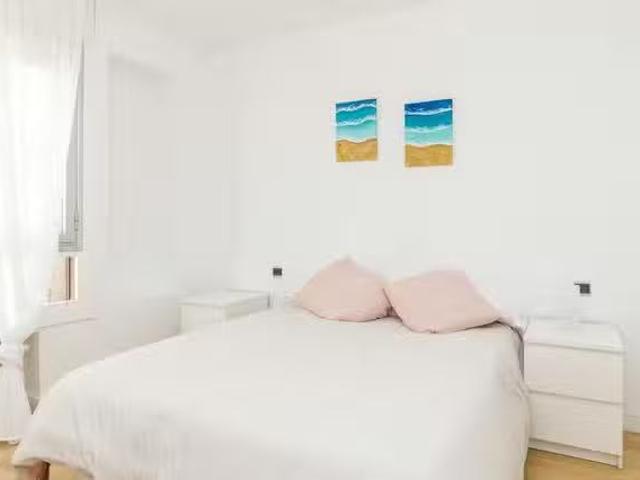 ¡En alquiler! Habitación en Plaza Miguel Salamero, Centro