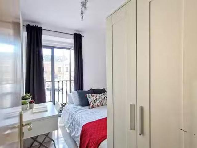Barato Habitación en Plaza de Santa Cruz, Sol