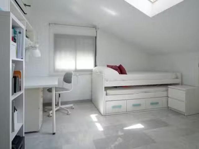 ¡Renta! Habitación en Plaza Sardoy, San Lorenzo